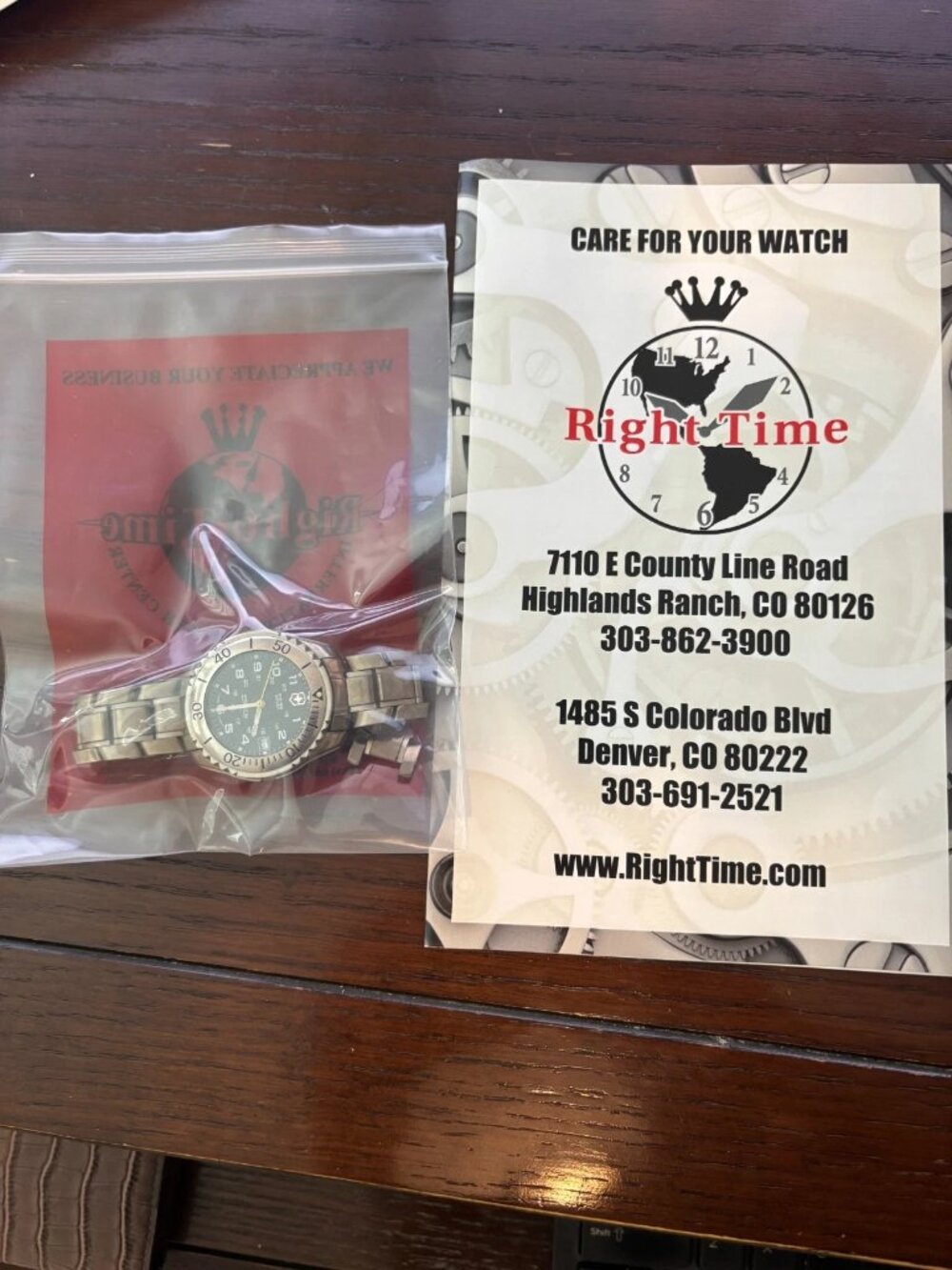 Men's Swiss Army RB330 Model 24304 Titanium Dive Watch & Bracelet - Very Sharp!